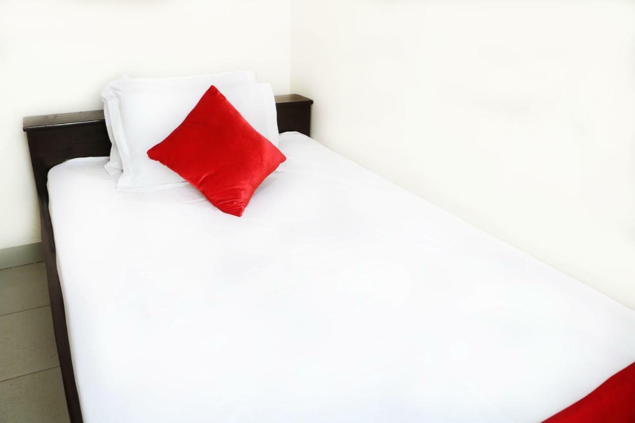 Hotel The Sylhet Int Дакка Экстерьер фото