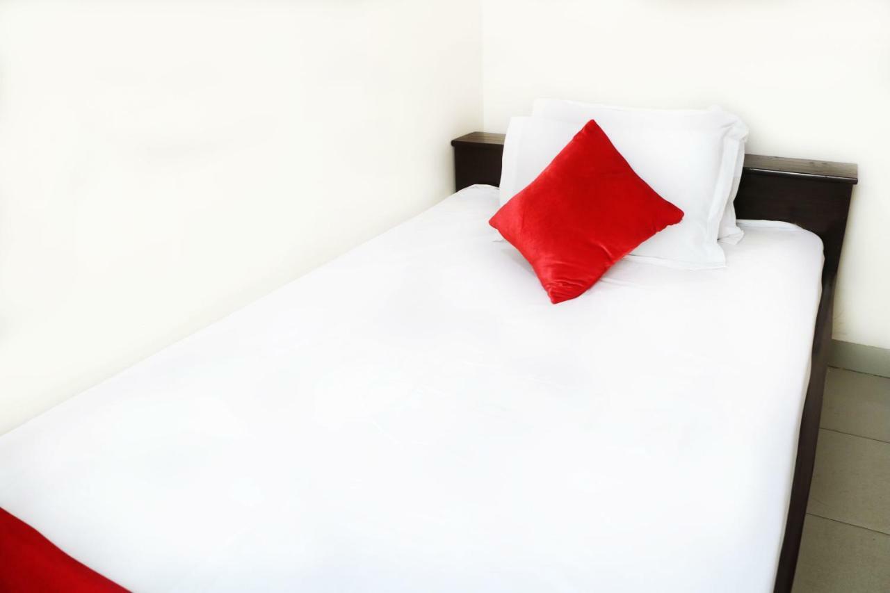 Hotel The Sylhet Int Дакка Экстерьер фото